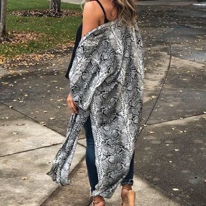 New snake print duster 🐍